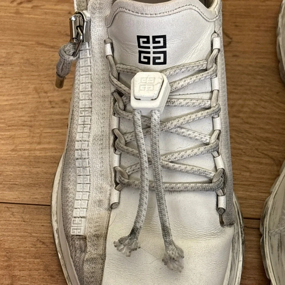 GIVENCHY Spectre Zip‎ Runner Sneaker Size 37 White Leather Designer Shoes